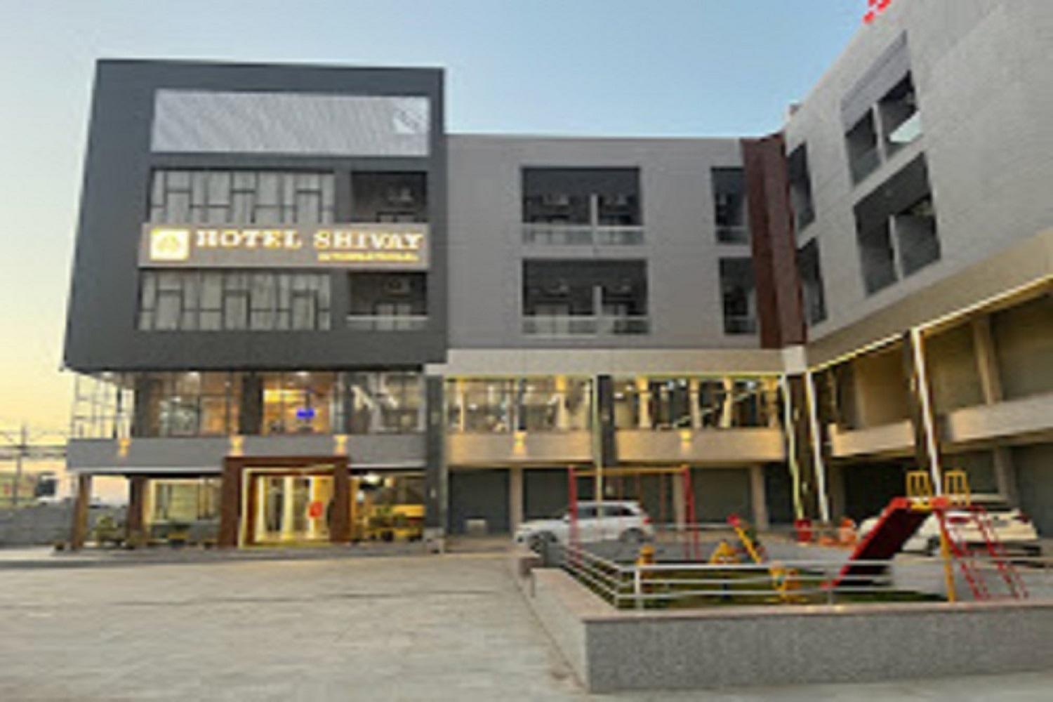 Hotel Shivay International Tharad Екстериор снимка
